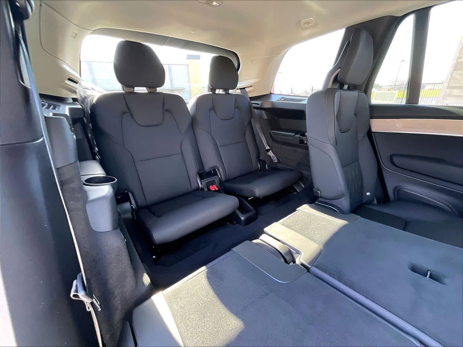 New 2026 Volvo XC90 T8 Plus w/ Protection Package AWD/4WD image 28