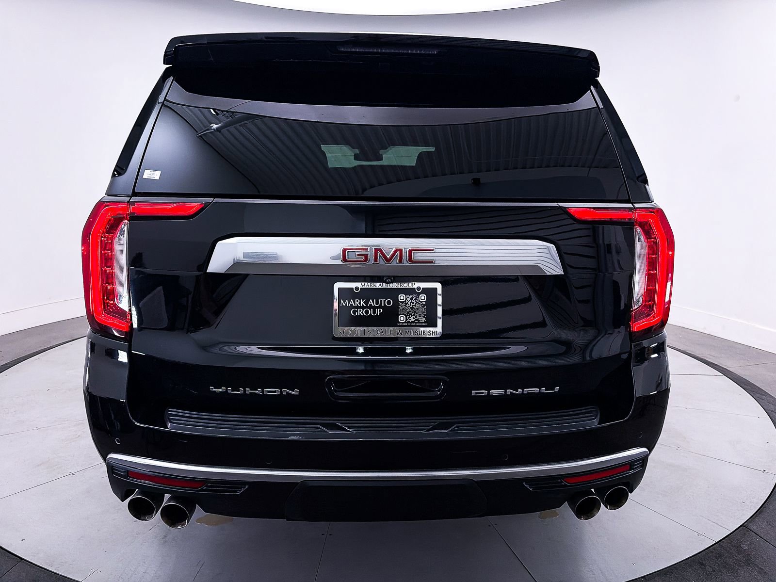 Used 2023 GMC Yukon XL Denali AWD/4WD image 16