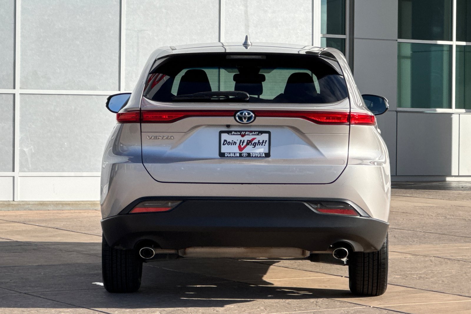 Certified 2024 Toyota Venza LE AWD/4WD image 6