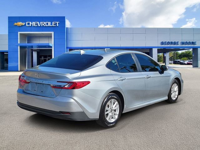 Used 2025 Toyota Camry LE w/ Convenience Package FWD image 4