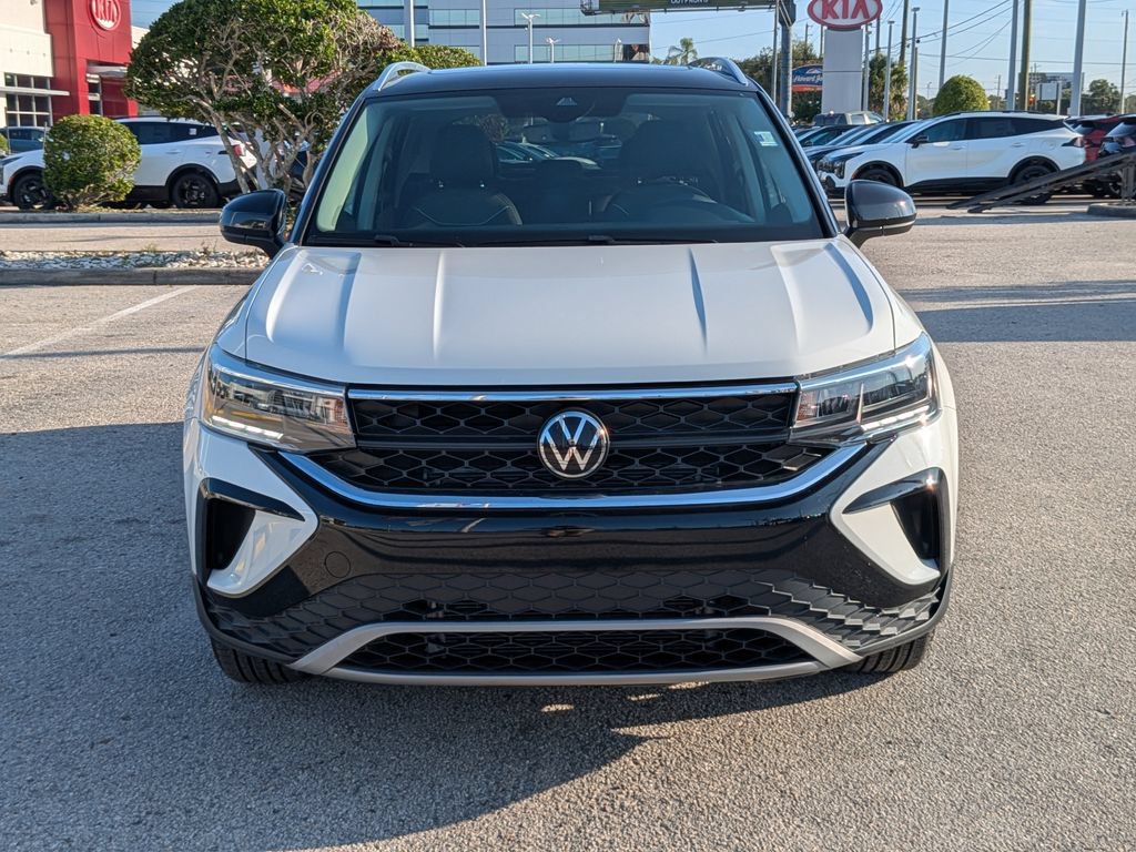 Certified 2023 Volkswagen Taos SE w/ Panoramic Sunroof Package FWD image 6