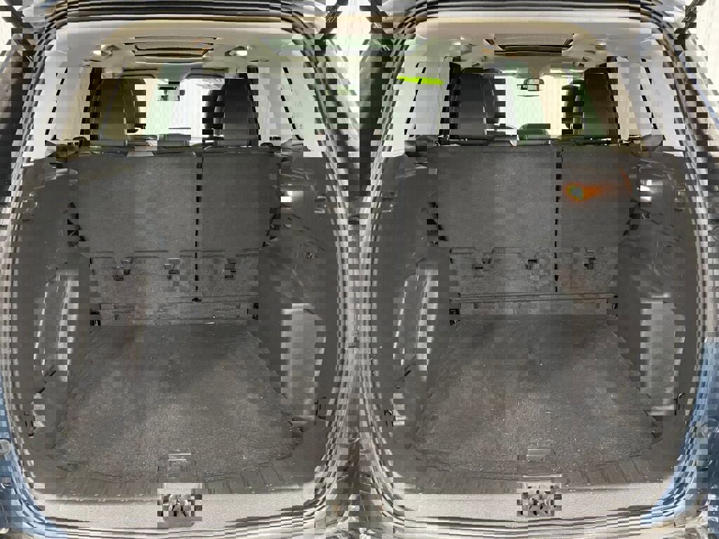 Used 2019 Ford Escape SEL image 11