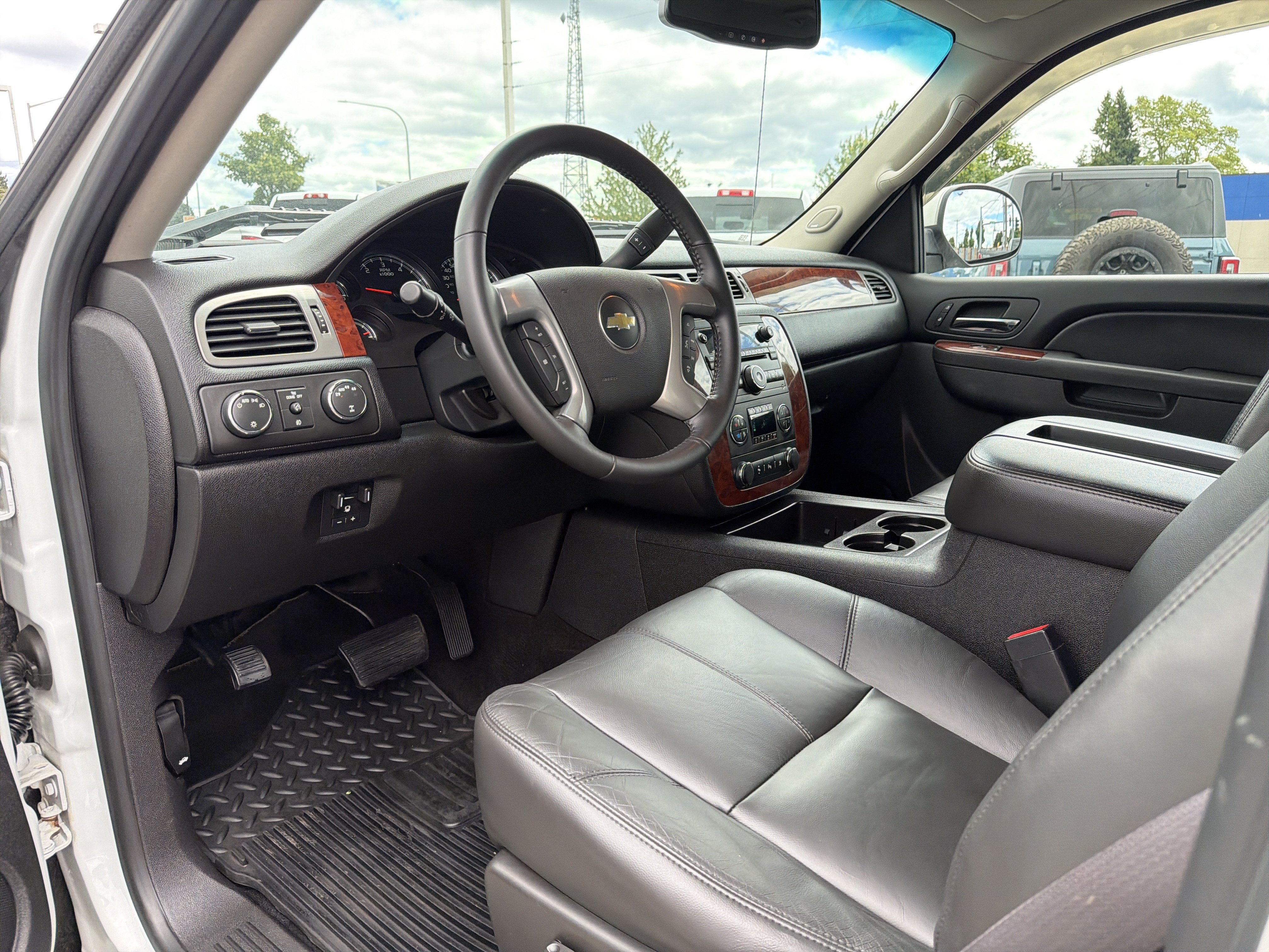 Used 2011 Chevrolet Silverado 1500 LTZ w/ LTZ Plus Package AWD/4WD image 10
