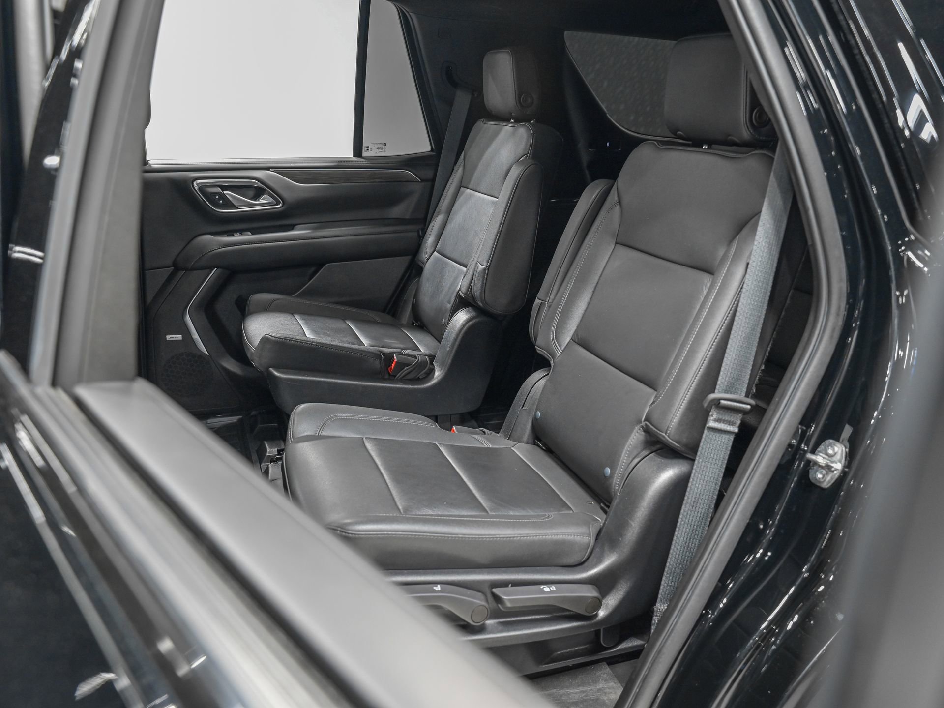 Used 2022 Chevrolet Tahoe Z71 w/ Luxury Package AWD/4WD image 29