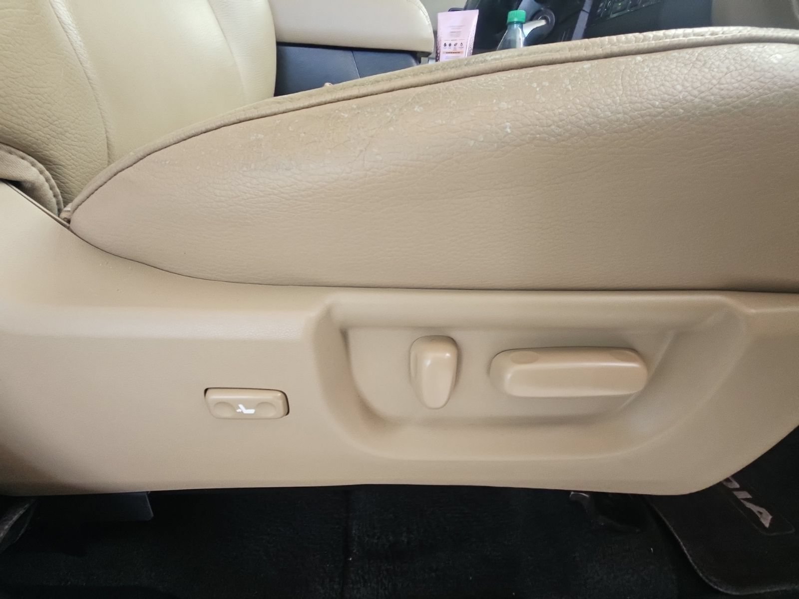 Used 2019 Toyota Sequoia Limited w/ Safety & Convenience Package RWD image 17