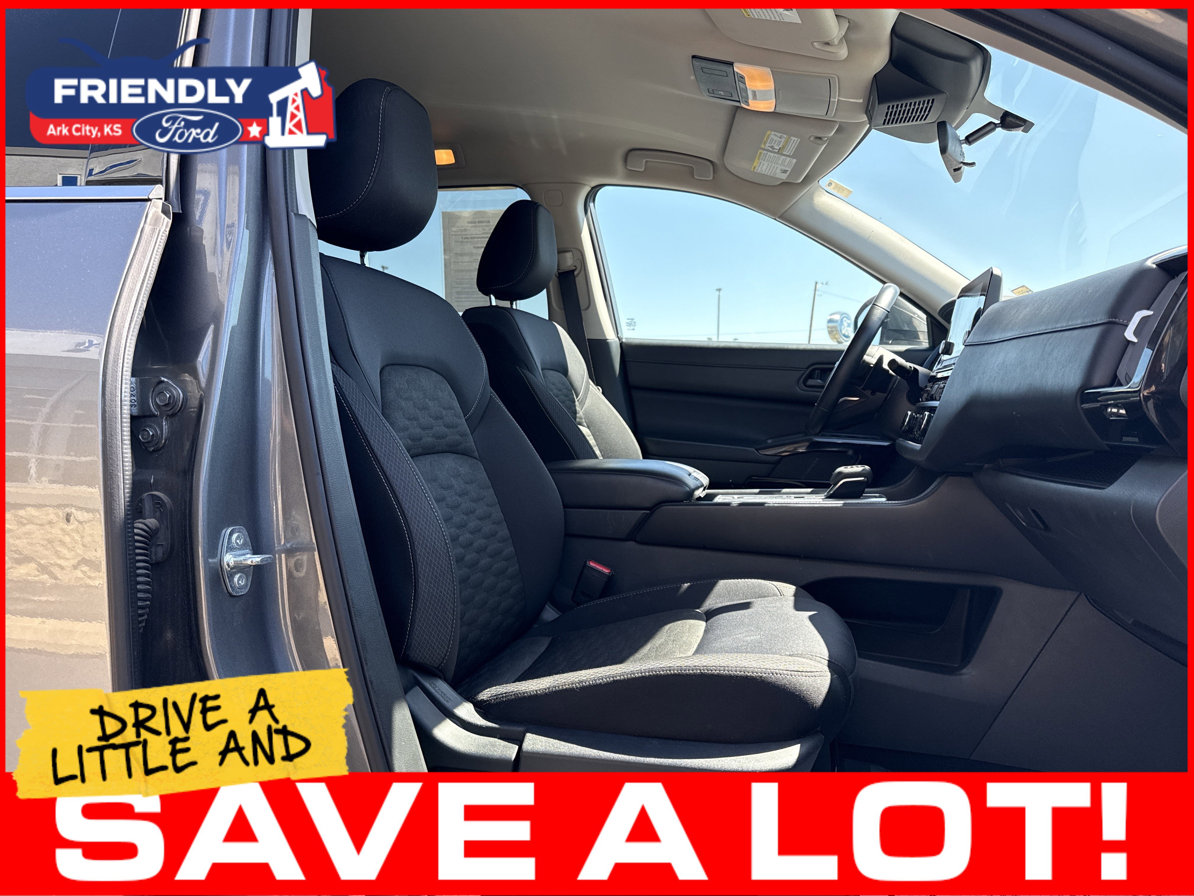Used 2024 Nissan Pathfinder SV FWD image 16
