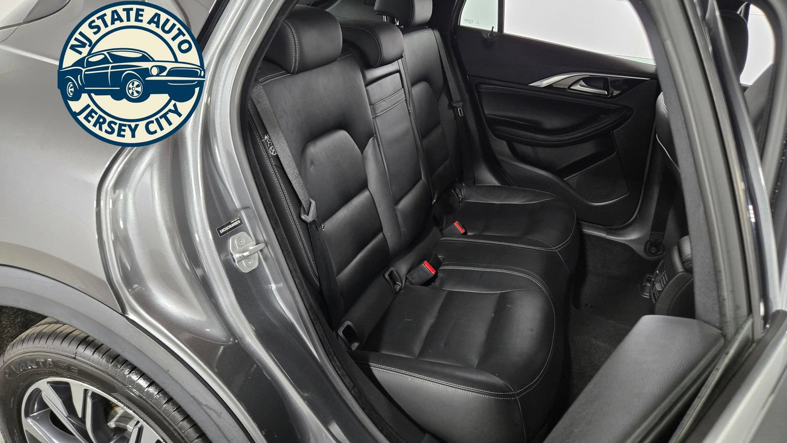 Used 2018 INFINITI QX30 AWD image 34