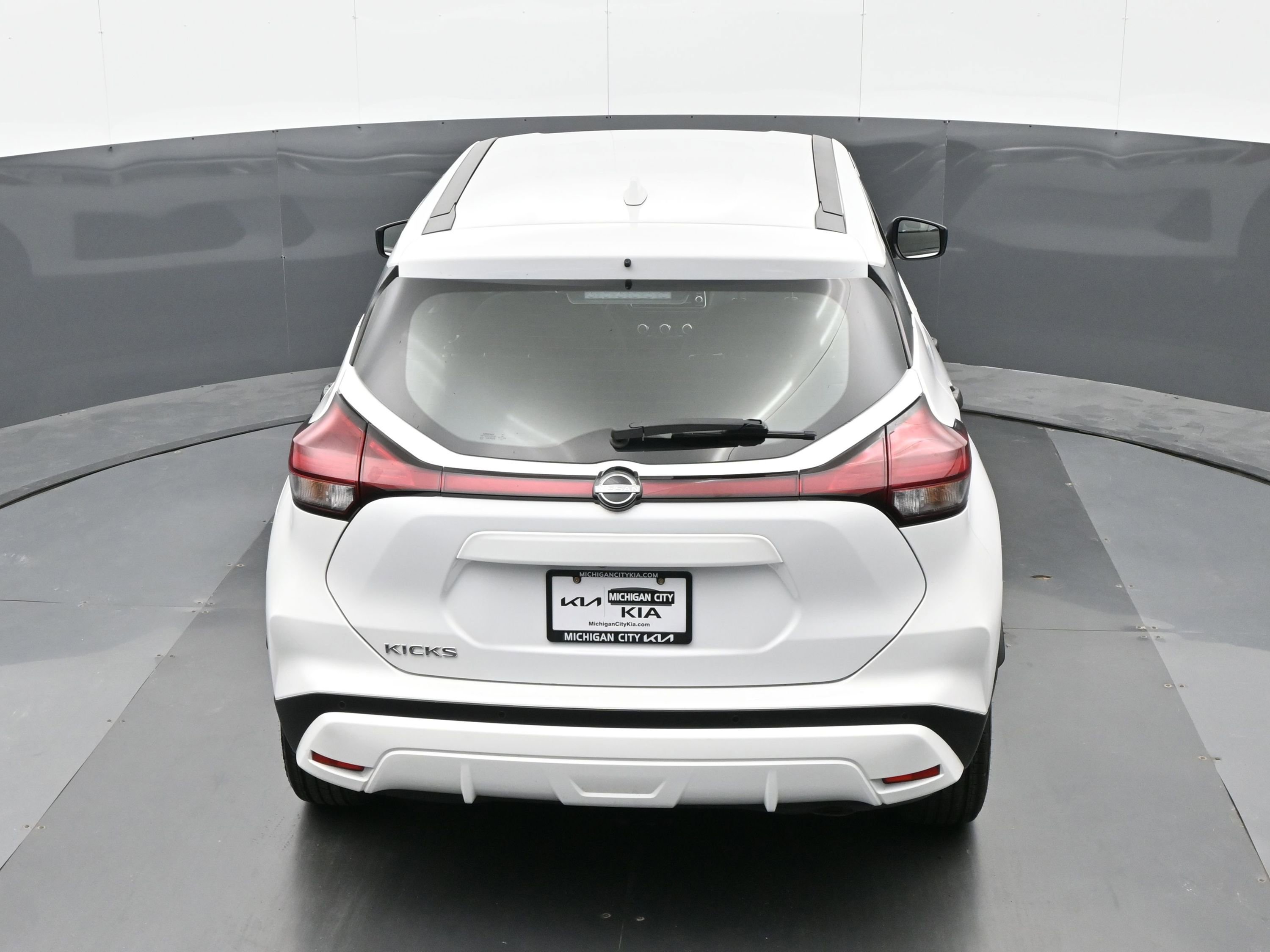 Used 2022 Nissan Kicks S FWD image 30