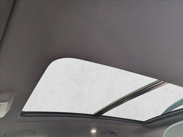 Used 2025 Volkswagen Atlas Cross Sport SEL R-Line image 16