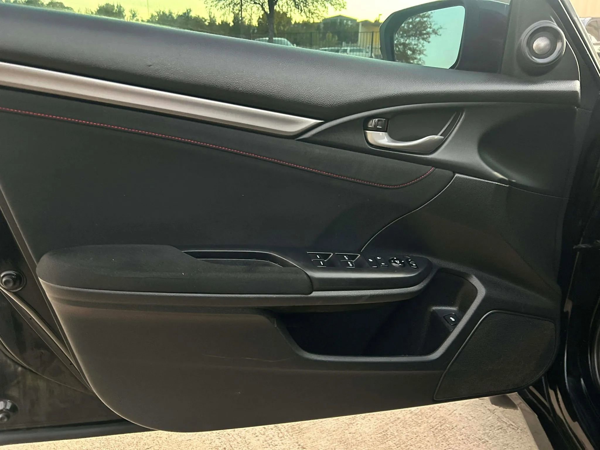 Used 2018 Honda Civic Si image 10
