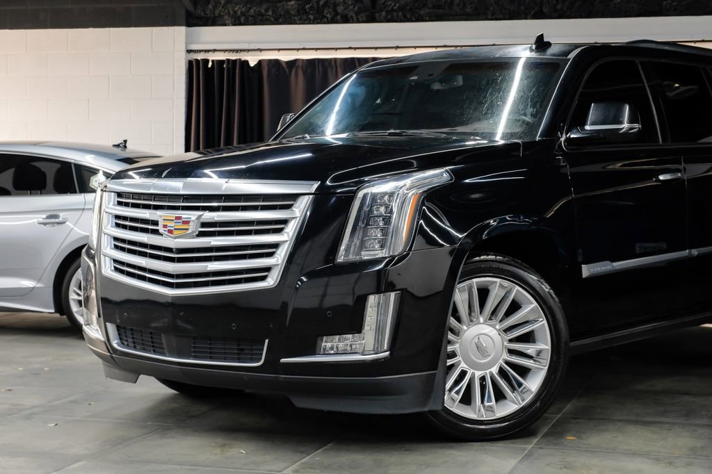 Used 2016 Cadillac Escalade Platinum RWD image 6