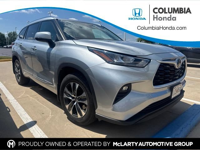 Used 2020 Toyota Highlander XLE w/ Protection Package #3