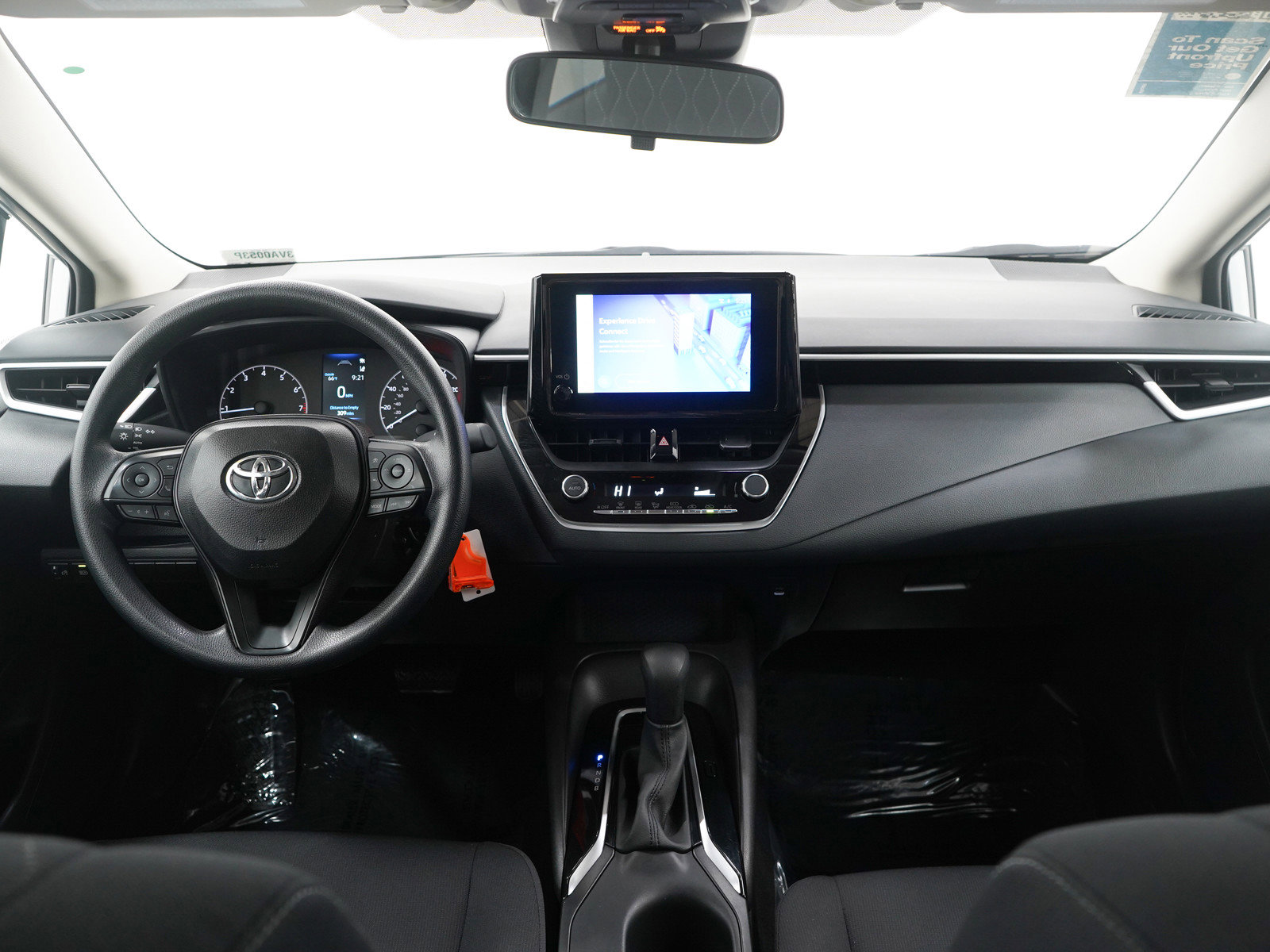Used 2025 Toyota Corolla LE FWD image 15