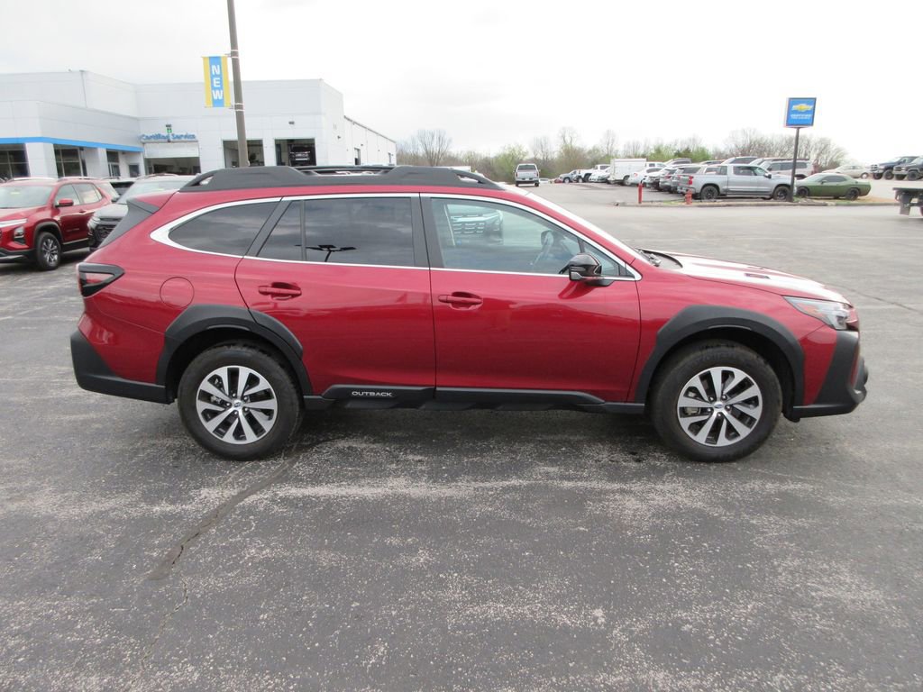 Used 2024 Subaru Outback Premium image 6