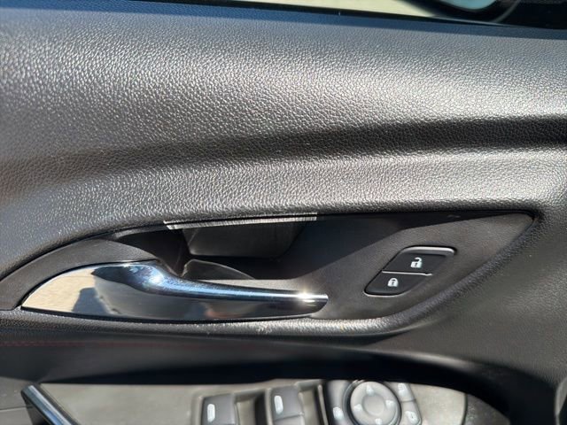 Used 2024 Chevrolet Trax RS FWD image 15