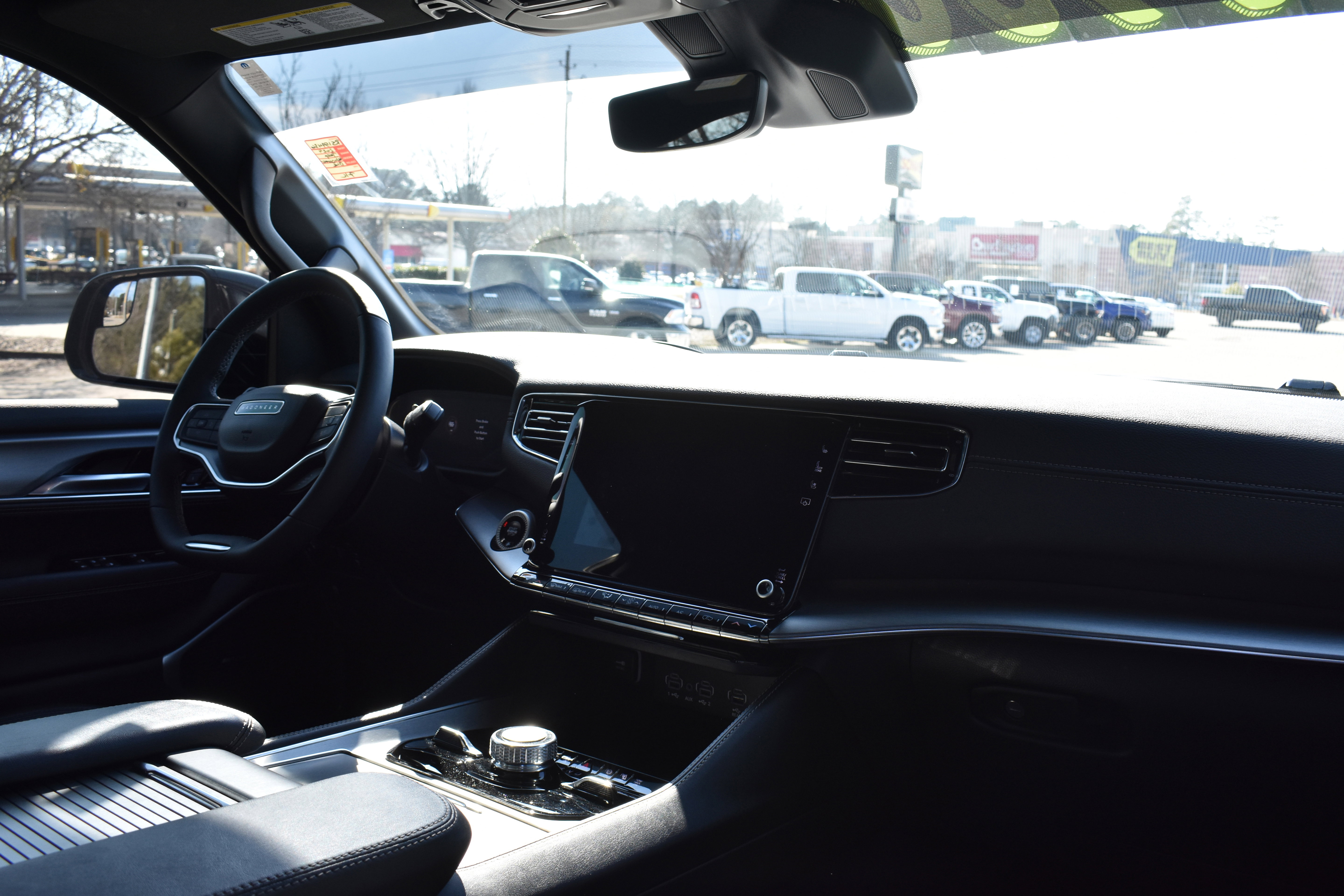 Used 2024 Jeep Wagoneer Series II w/ Convenience Group I image 37