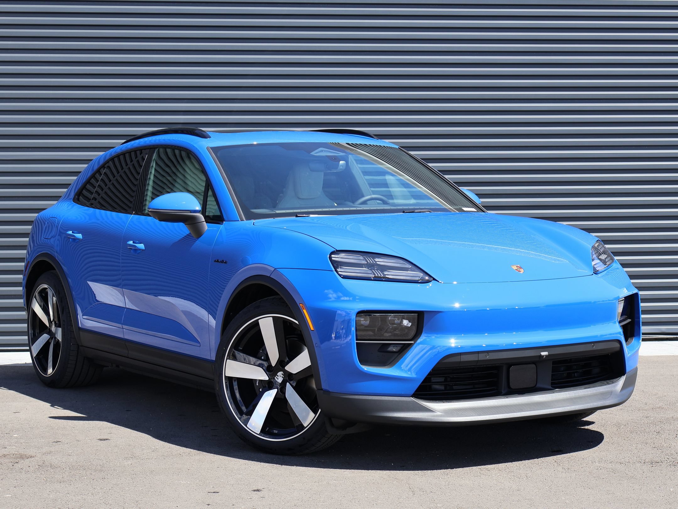 New 2026 Porsche Macan 4 Electric AWD/4WD image 7