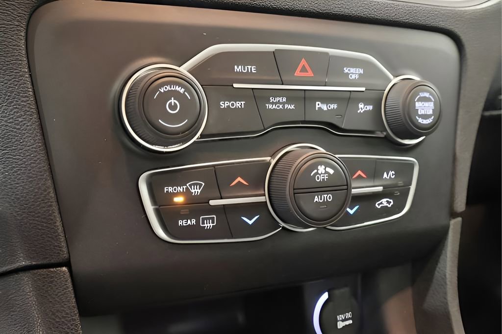 Used 2023 Dodge Charger SXT image 12