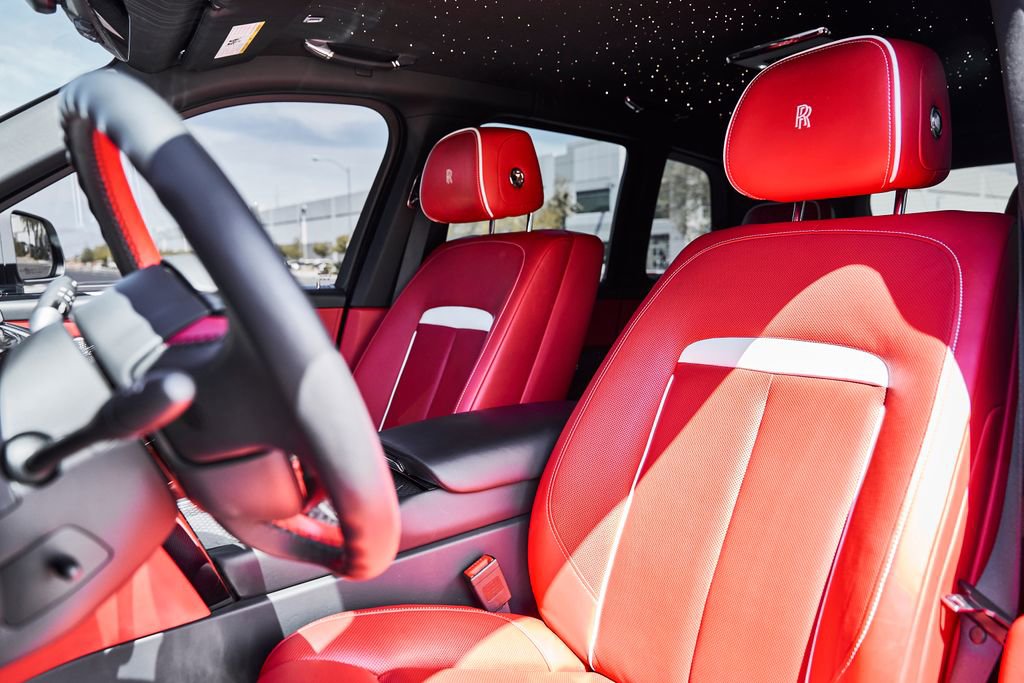 Used 2024 Rolls-Royce Cullinan Black Badge w/ Dark Exterior Package AWD/4WD image 50