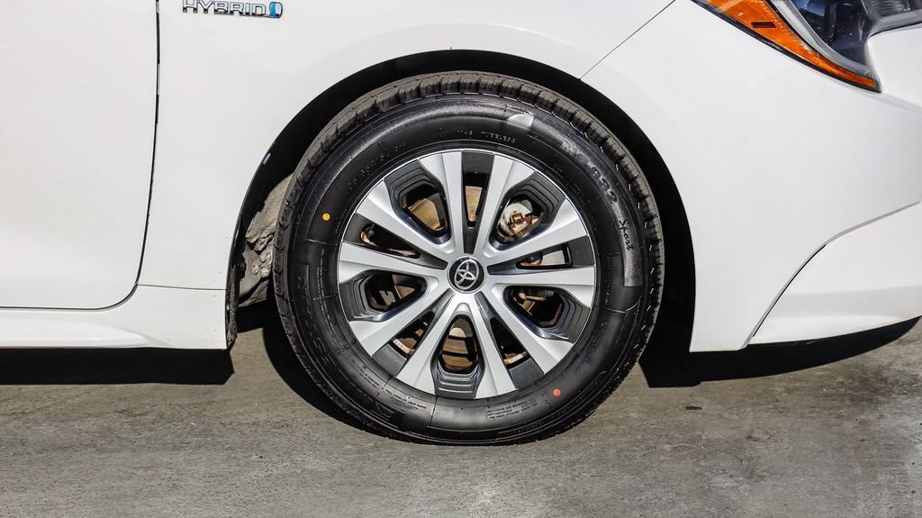 Used 2021 Toyota Corolla LE w/ Carpet Mat Package (TMS) FWD image 11