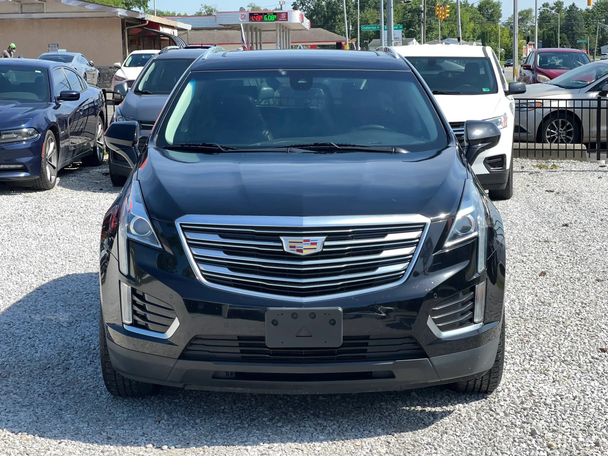 Used 2017 Cadillac XT5 Luxury w/ Driver Awareness Package FWD image 2