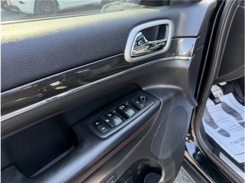 Used 2018 Jeep Grand Cherokee Trailhawk w/ Trailhawk Luxury Group image 16