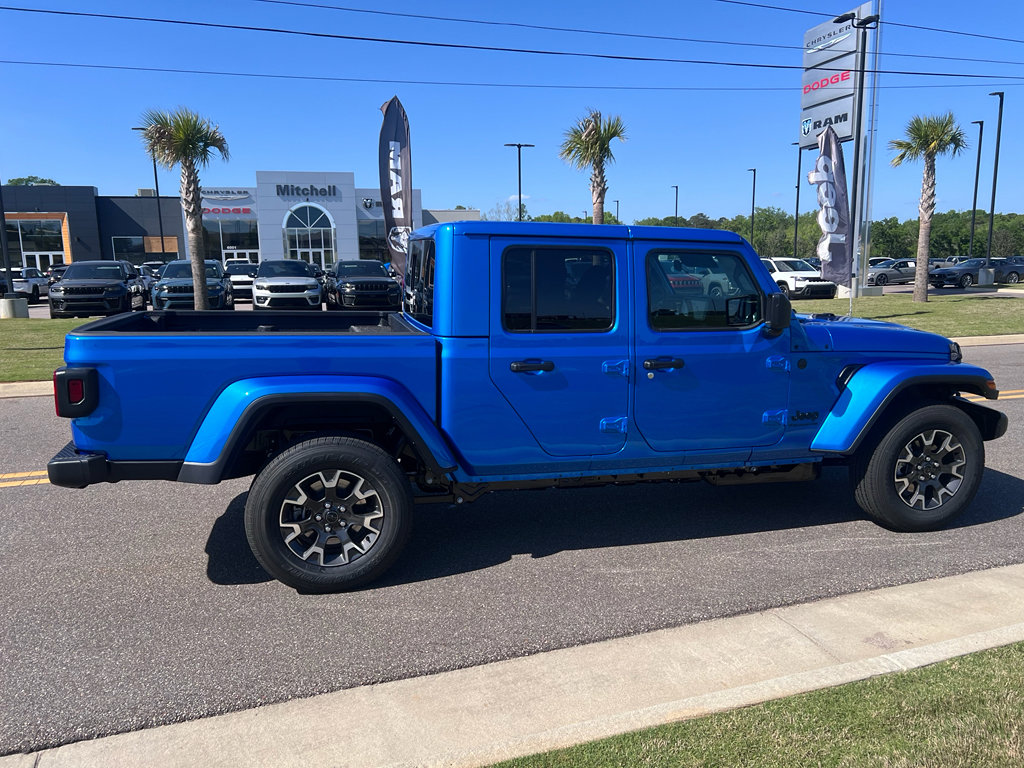 New 2026 Jeep Gladiator Sport AWD/4WD image 4