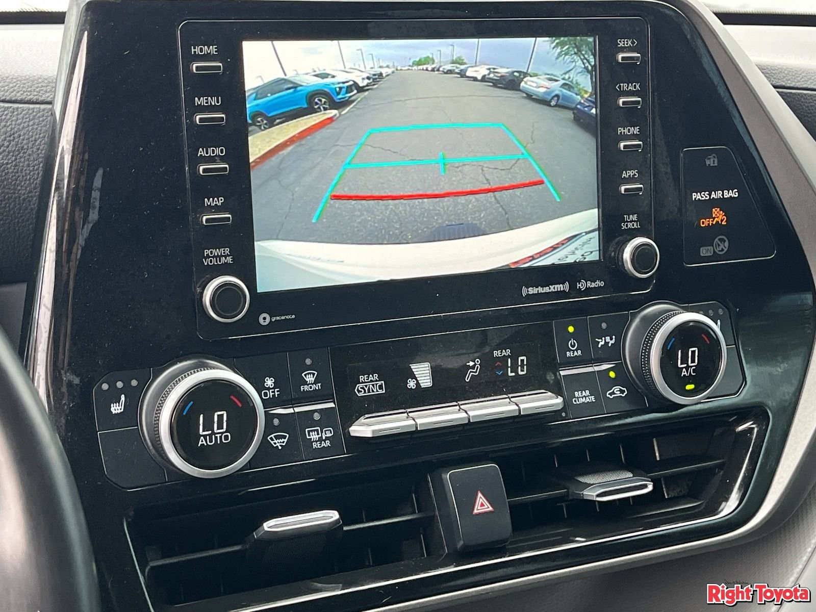 Certified 2021 Toyota Highlander XLE FWD image 29