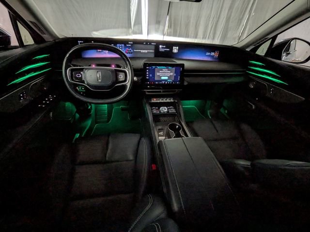 Used 2025 Lincoln Nautilus Reserve image 15