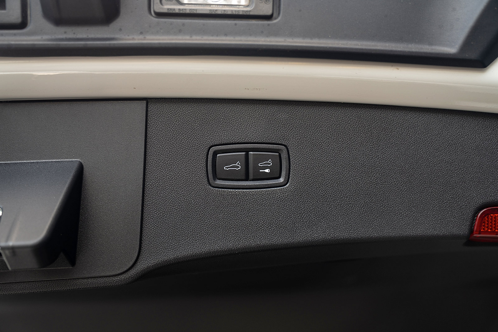 Certified 2025 Porsche Cayenne Coupe image 25