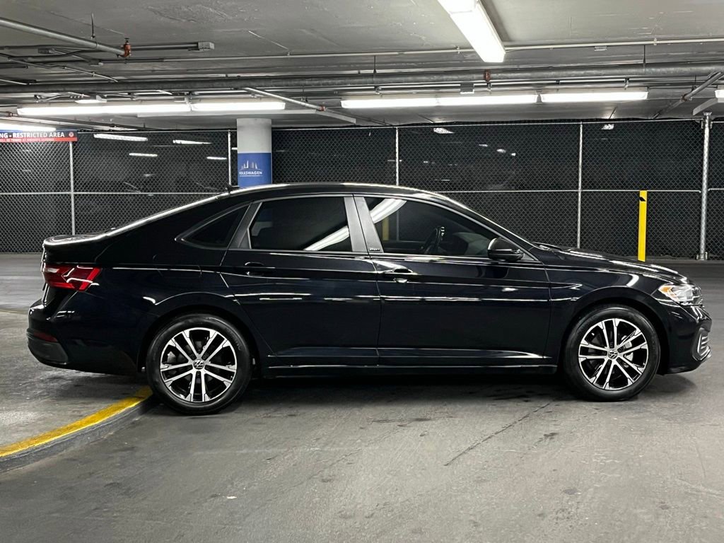 Used 2023 Volkswagen Jetta Sport image 35