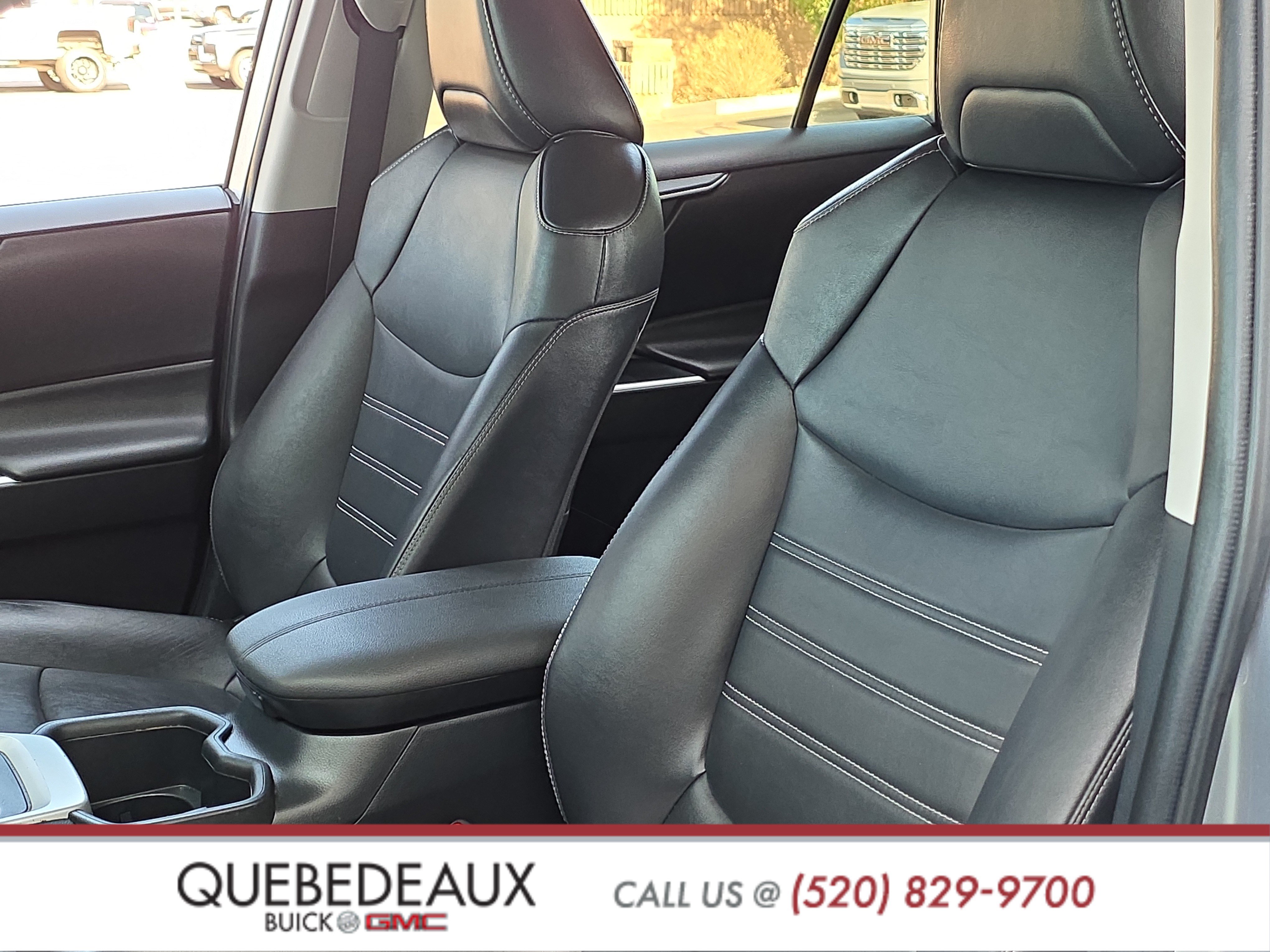 Used 2022 Toyota RAV4 XLE Premium FWD image 11