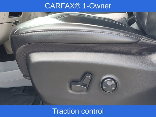 Used 2023 Chrysler Pacifica Touring-L FWD image 7