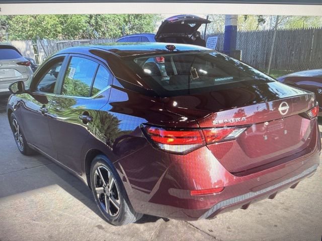 Used 2025 Nissan Sentra SV FWD image 2