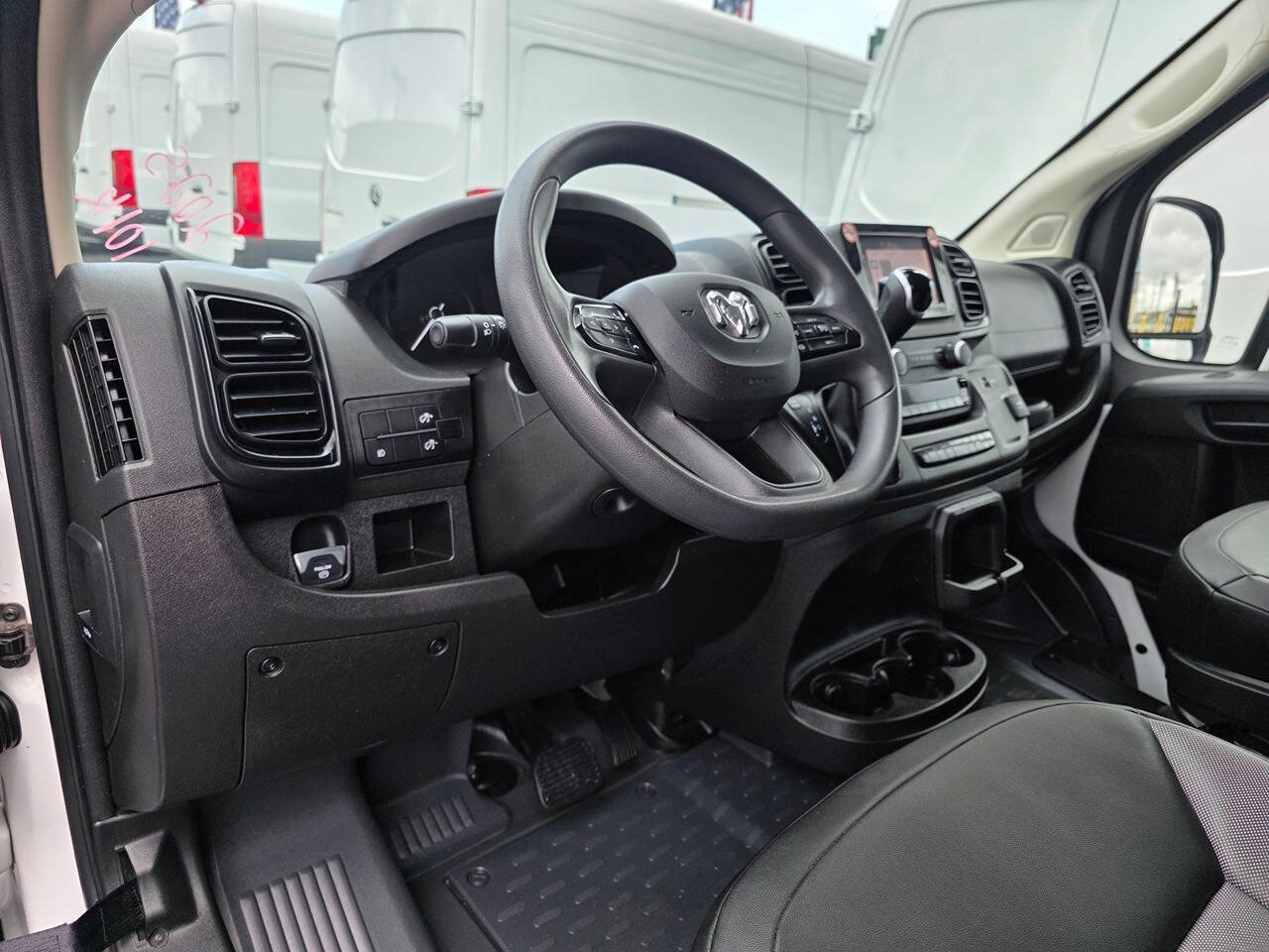 Used 2025 RAM ProMaster 3500 w/ Convenience Group FWD image 16