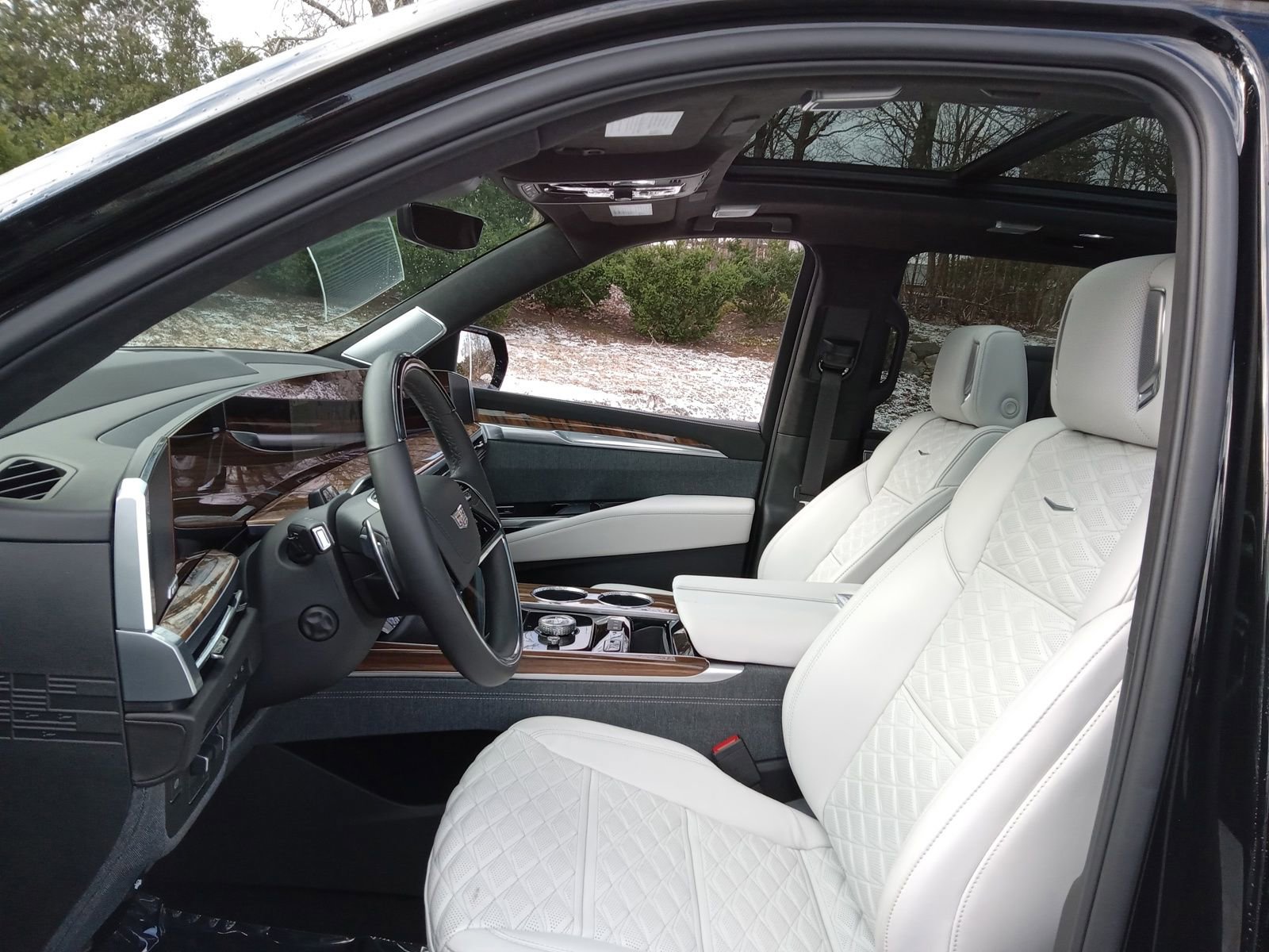 Used 2025 Cadillac Escalade Sport Platinum w/ LPO, ONYX Package image 10