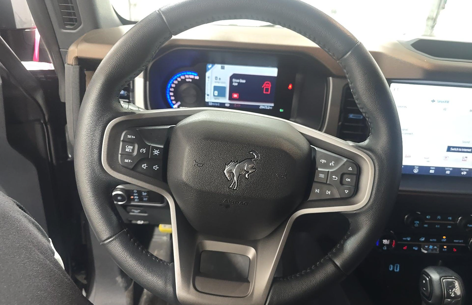 Used 2023 Ford Bronco Outer Banks AWD/4WD image 9