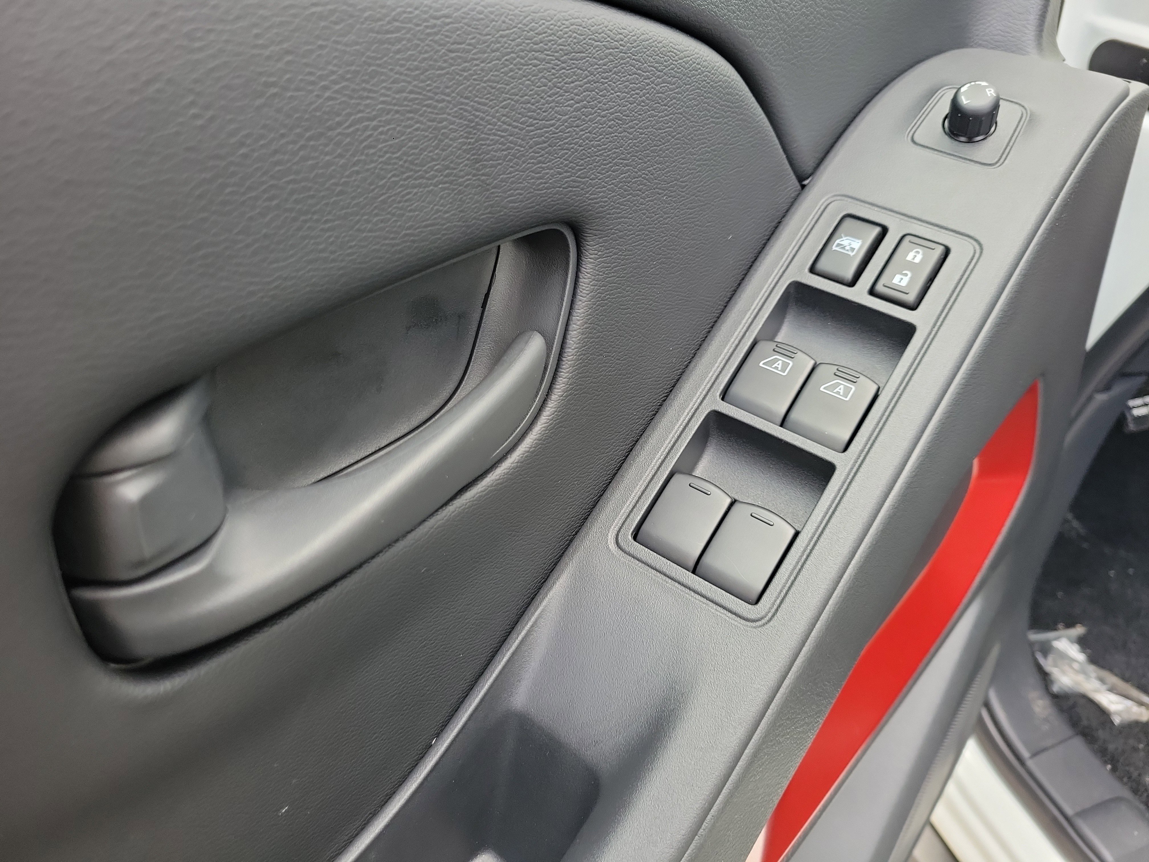 New 2026 Nissan Frontier PRO-4X w/ Pro-4x Convenience Package image 14