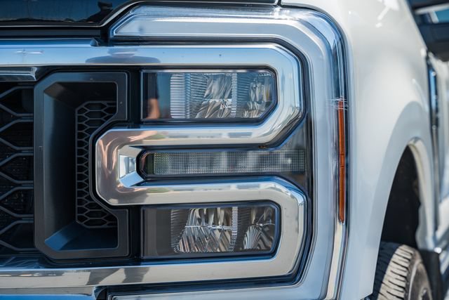 Used 2023 Ford F350 Lariat w/ Chrome Package AWD/4WD image 11
