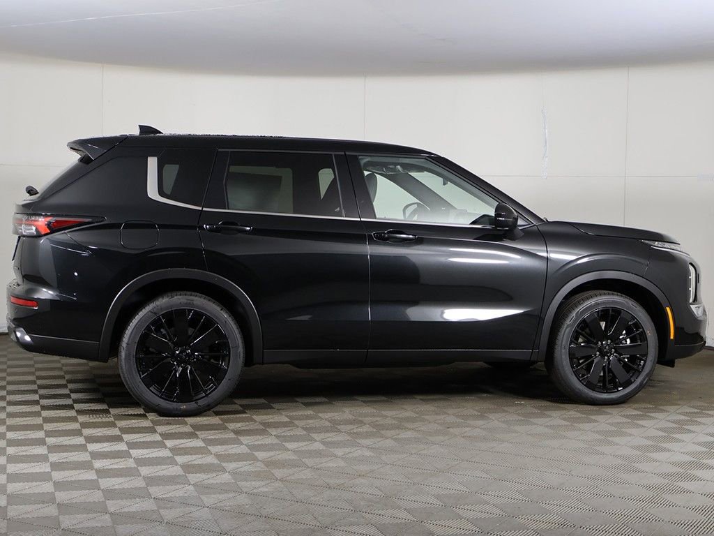 New 2026 Mitsubishi Outlander LE AWD/4WD image 18