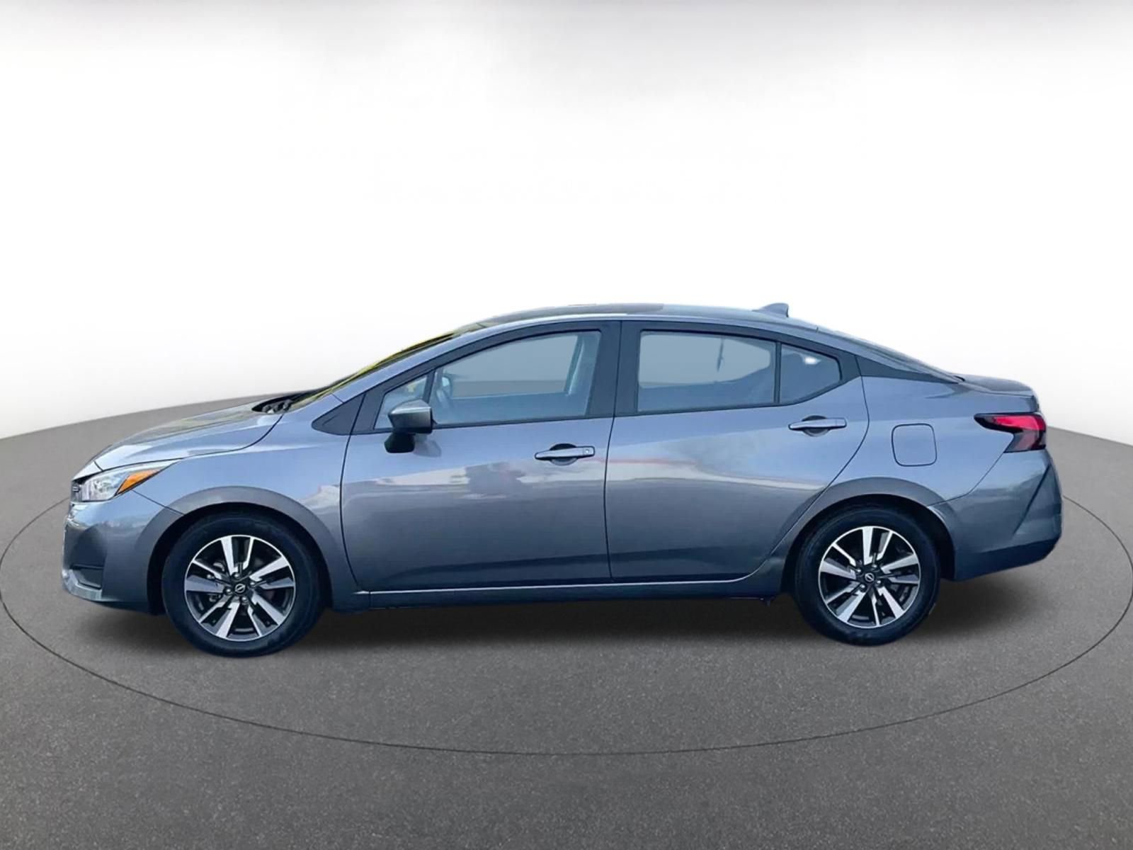 Used 2025 Nissan Versa SV FWD image 8