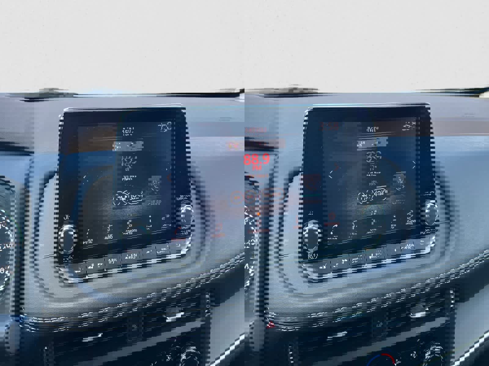 Used 2021 Nissan Rogue S image 20