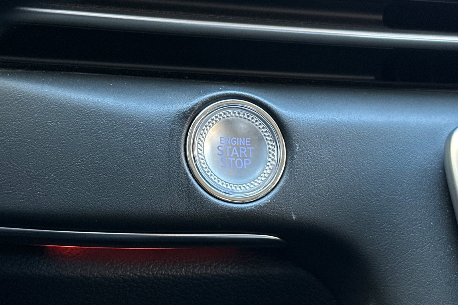 Used 2025 Genesis GV80 2.5T Prestige image 36