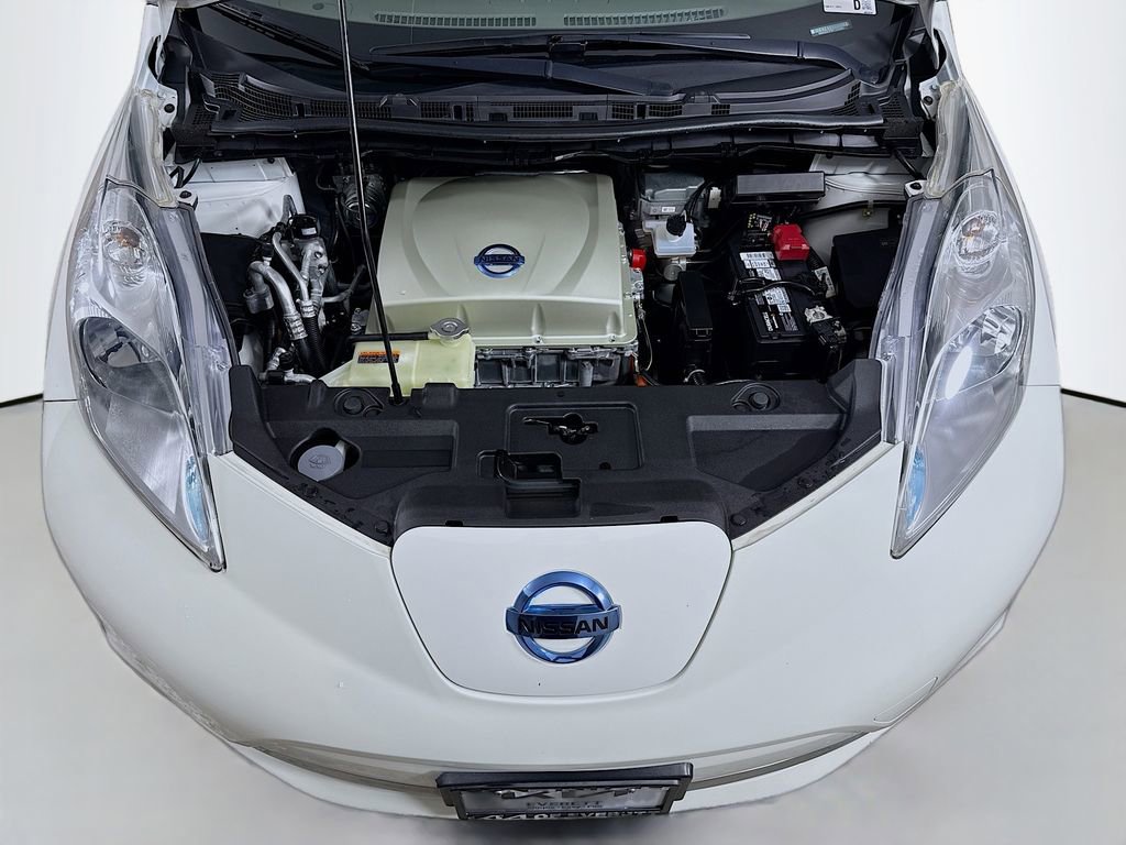 Used 2015 Nissan Leaf SV FWD image 36