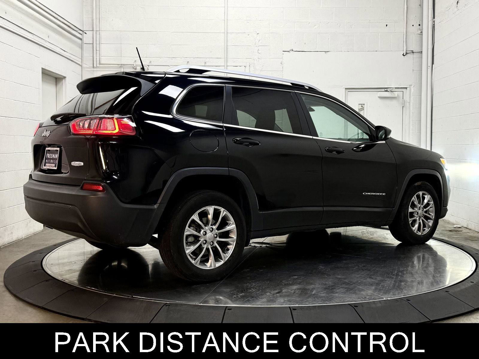 Used 2019 Jeep Cherokee Latitude Plus w/ Cold Weather Group image 8
