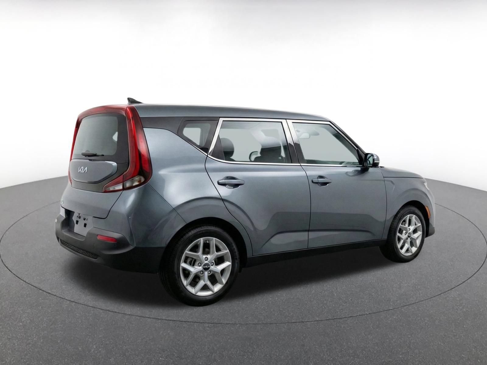 Used 2025 Kia Soul LX w/ LX Technology Package FWD image 9
