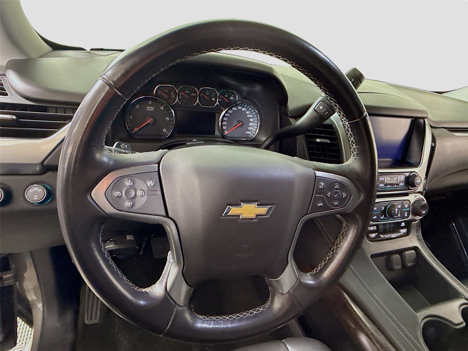 Used 2018 Chevrolet Suburban LT image 5