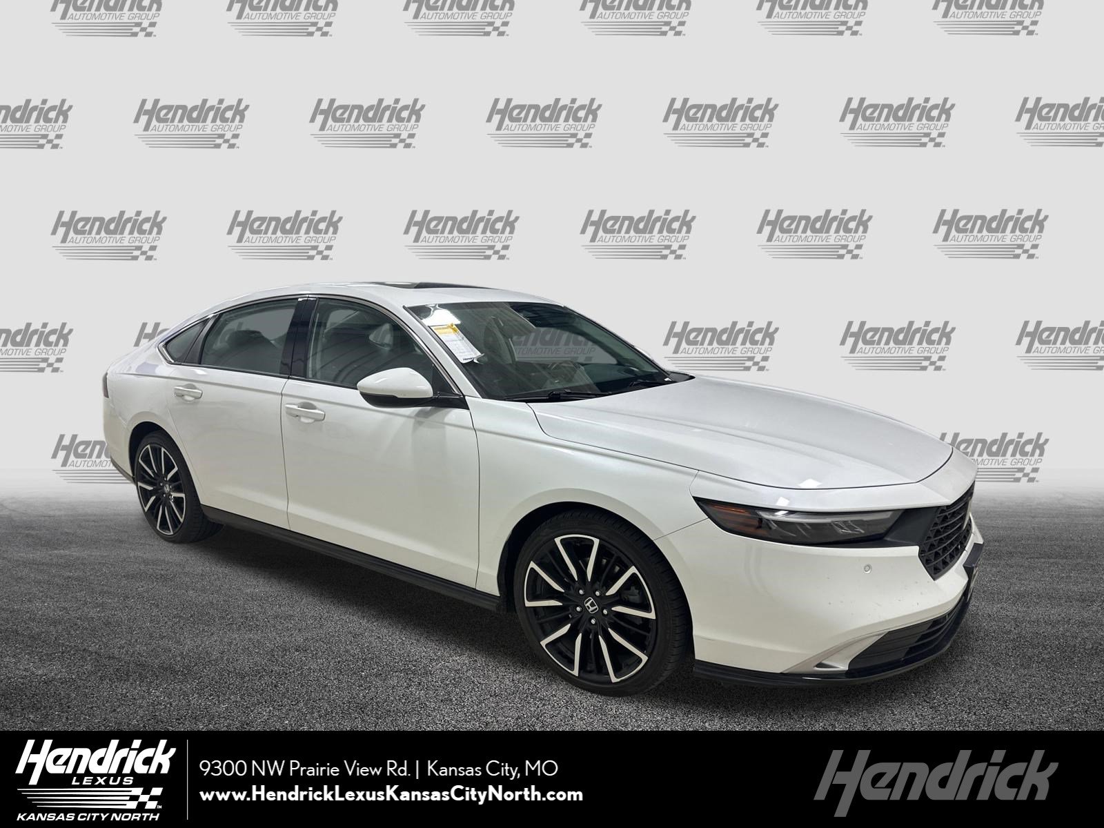 Used 2023 Honda Accord Touring image 1