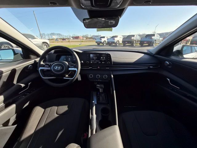 New 2026 Hyundai Elantra SE image 6