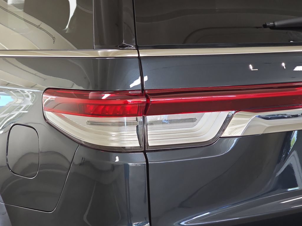 Used 2024 Lincoln Navigator Reserve AWD/4WD image 33